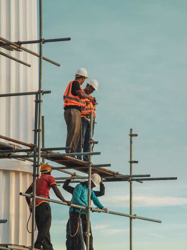 If You Work With Scaffolding, Read These Safety Tips