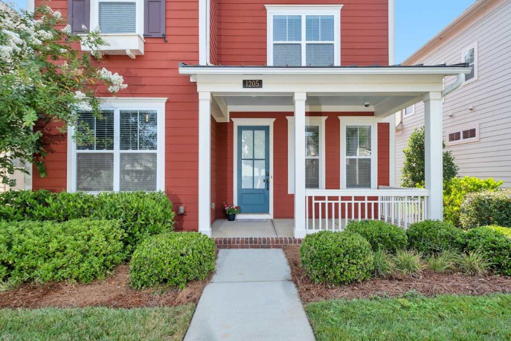 Home Exterior Maintenance Checklist for First-Time Home Buyers 