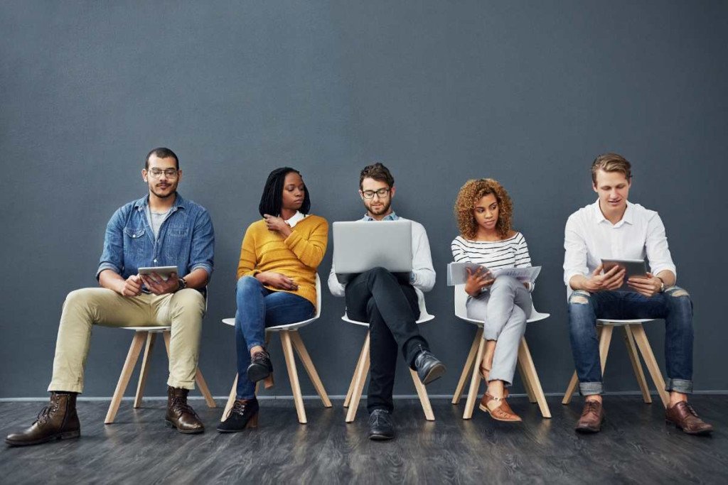 Maximizing Efficiency: Integrating the Ideal Hiring Operating System for Your Business