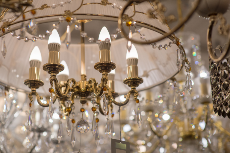 Modern Chandeliers for a Dining Room Elevate Your Style with Stunning Lighting