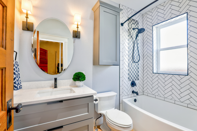 Small Bathroom Remodel Tips from Experts