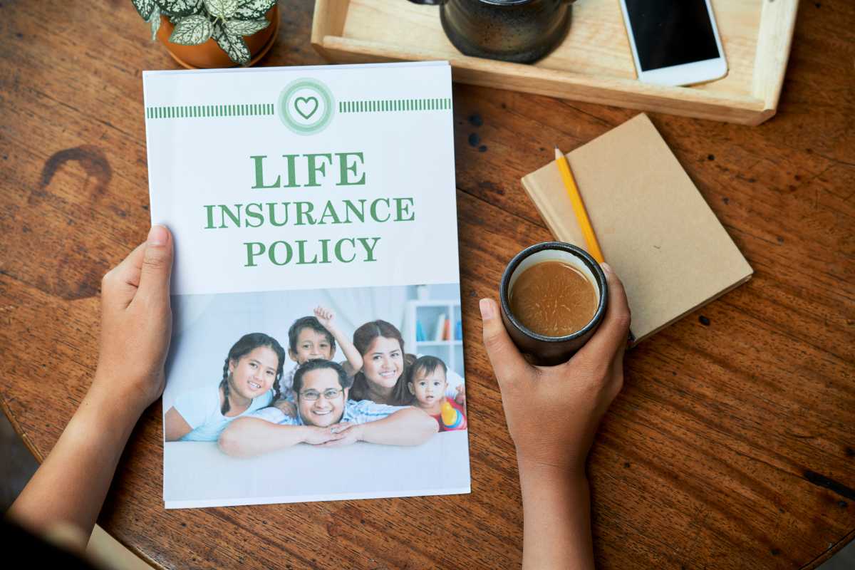 Cracking the Code: How Insurers Calculate Universal Life Insurance Premiums
