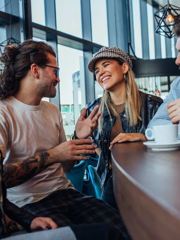 Balancing Online and Offline Socializing