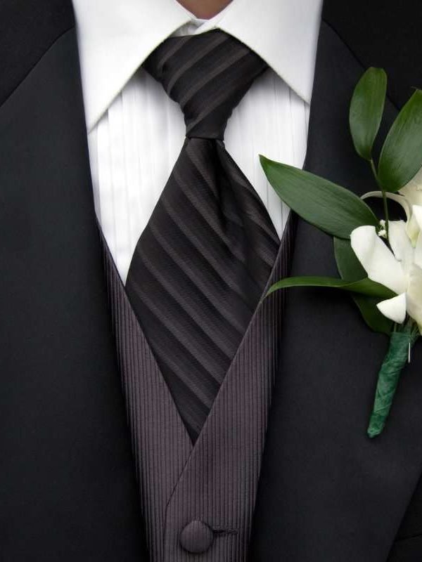 The Timeless Elegance of Wearing a Tuxedo: A Modern Guide