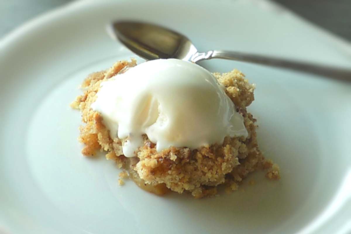 Apple Crumble by Pastry and Beyond