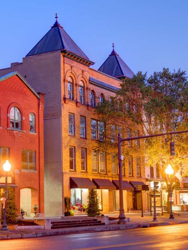 The Art of Urban Living: Adapting to Modern Spaces