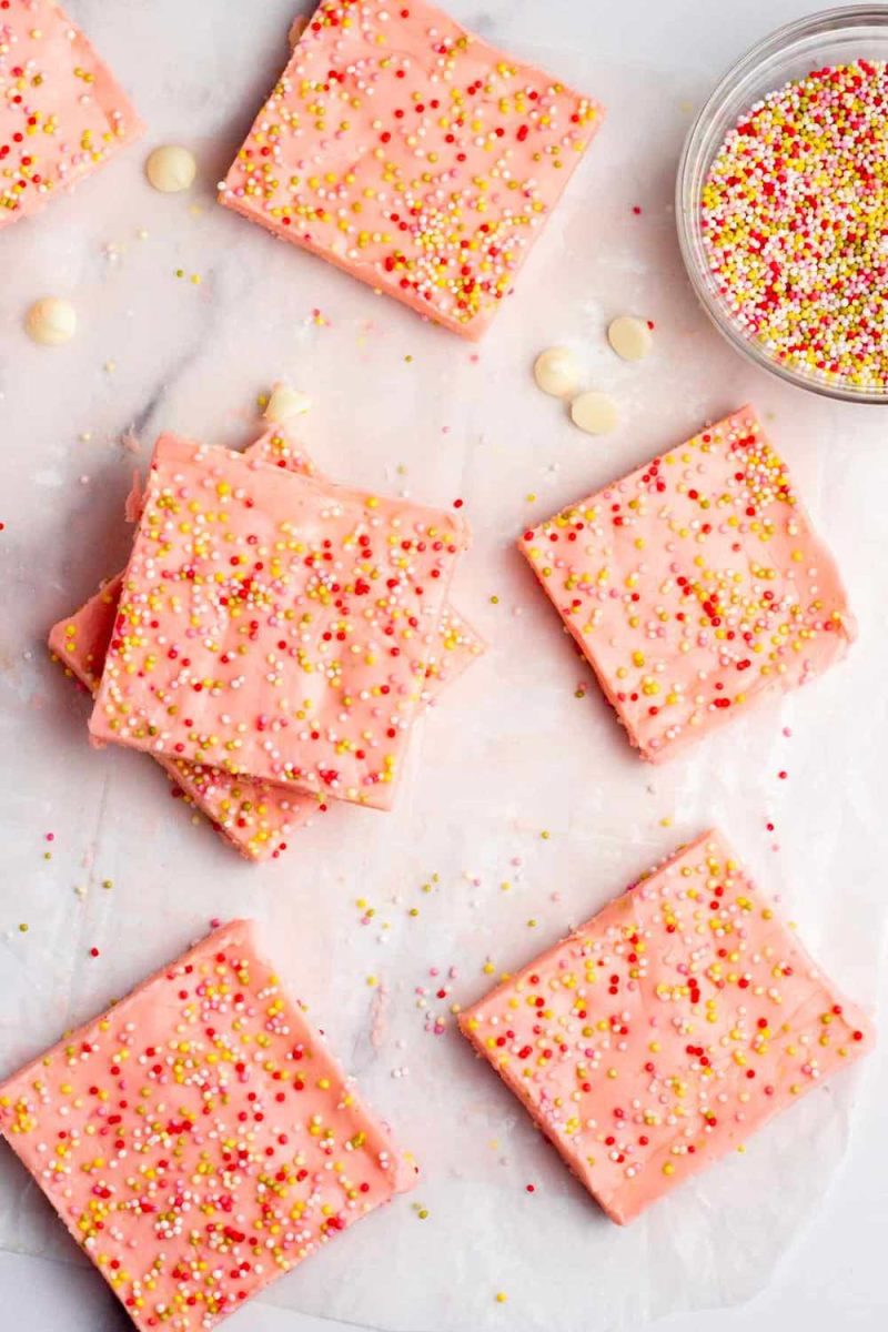 2 Ingredient Fudge by Tasty Oven Valentine Candy Recipes Roundup
