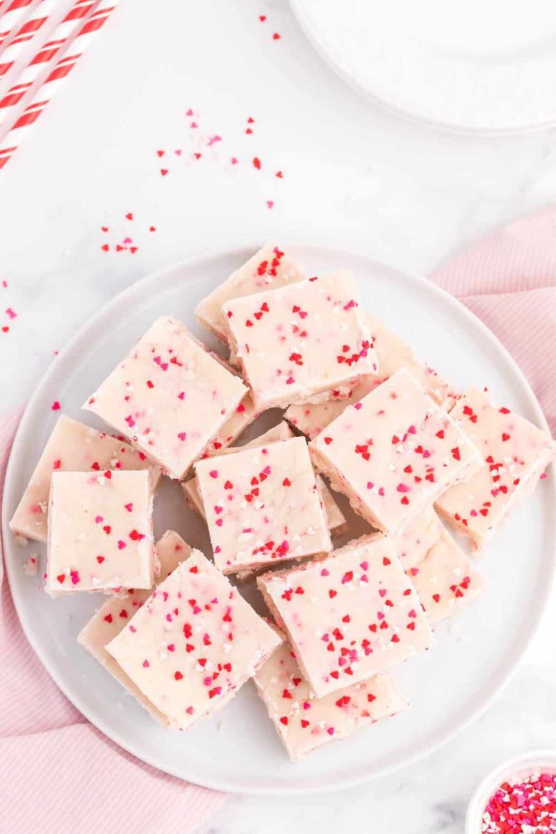 Valentine’s Day Fudge by Simply Stacie Valentine Candy Recipes Roundup