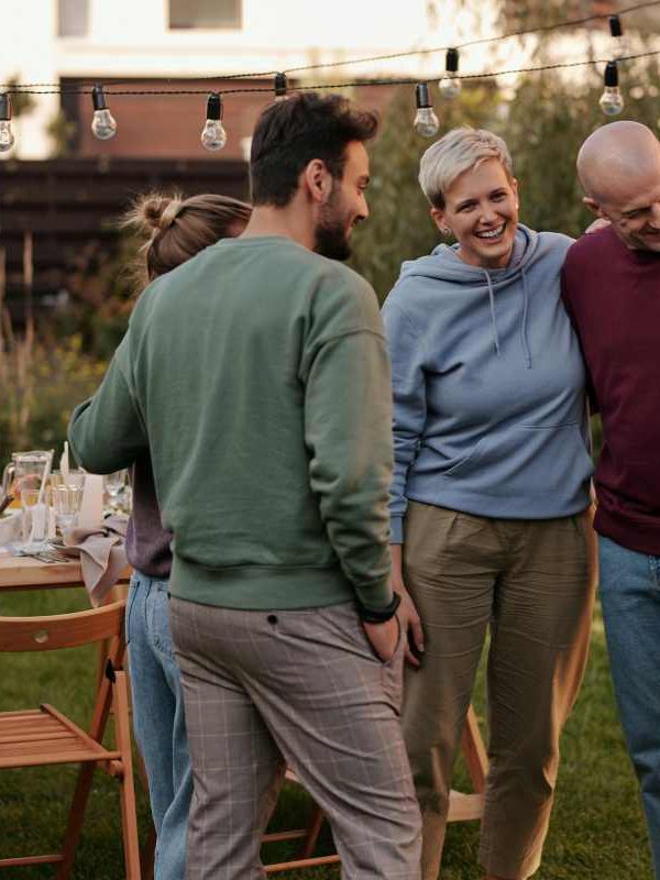 How to Host a Backyard Dinner Party