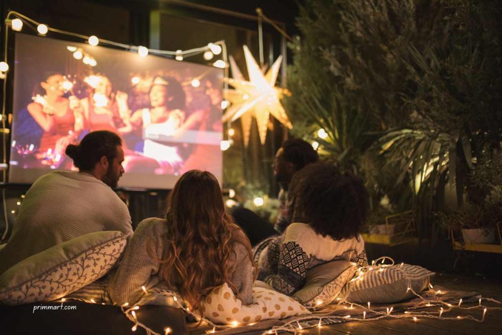 How to Host an Outdoor Movie Party