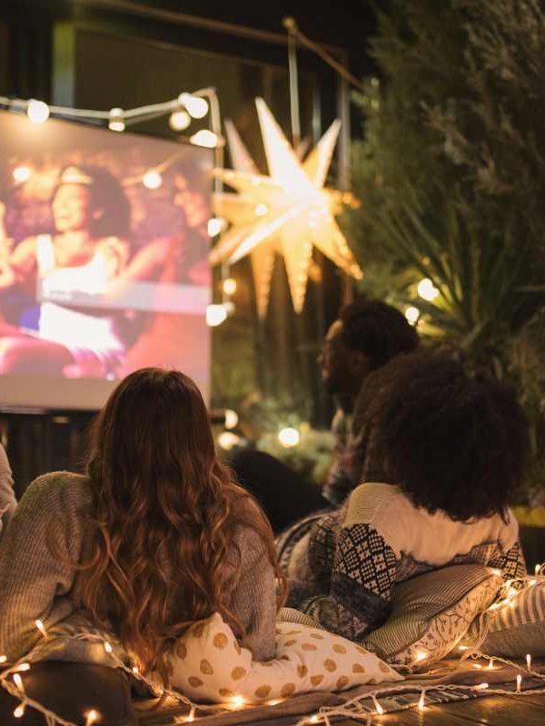 How to Host an Outdoor Movie Party