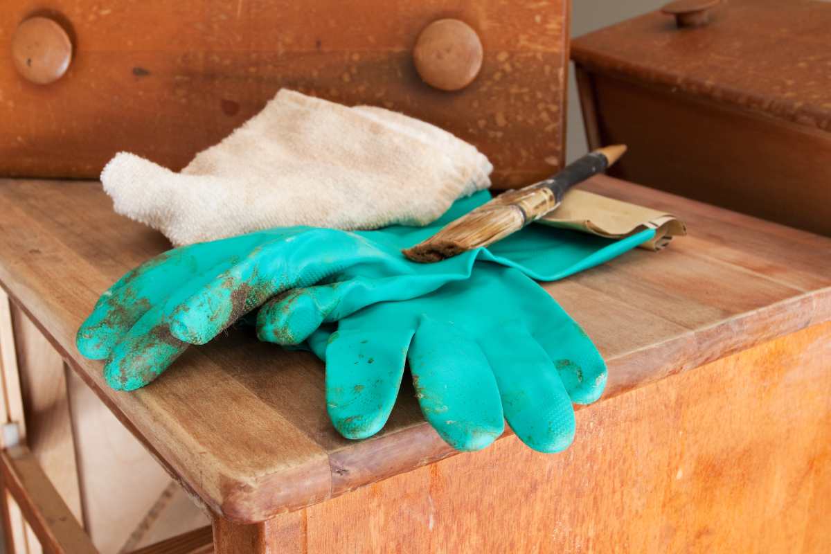 How to Repurpose Old Furniture for Primitive Home Decor (Easy Distressing Technique)